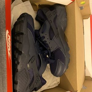 Navy Blue Hurrache Sneakers